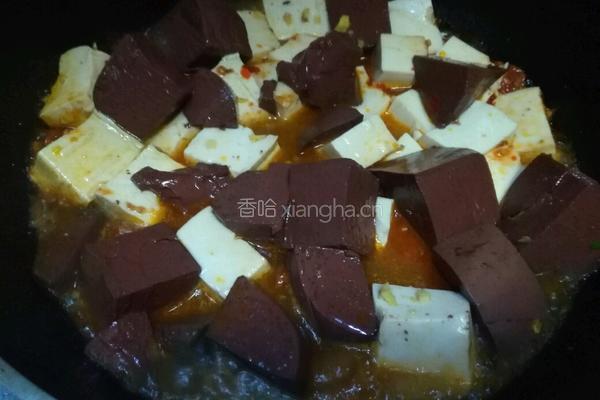 焖豆腐鸭血韭菜的做法图解10