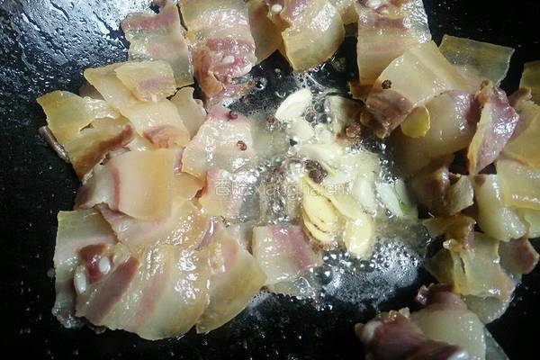 蒜苔炒腊肉的做法图解6