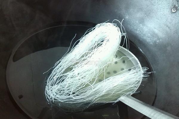 绿豆芽拌粉丝的做法图解4