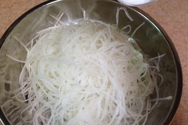凉拌萝卜丝的做法图解4