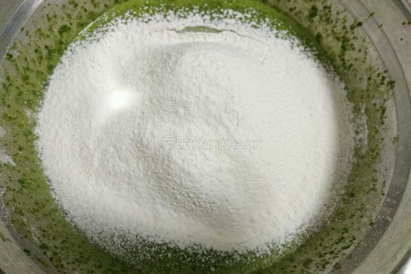 菠菜泥戚风蛋糕的做法图解8