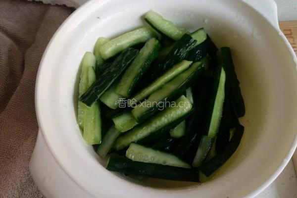 酱爆瓜条的做法图解3