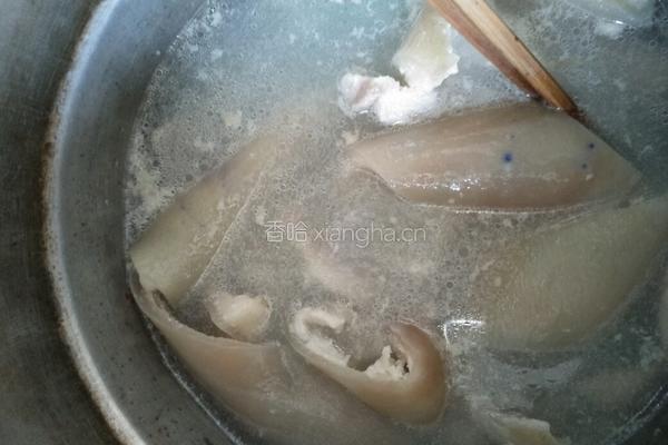彩色肉皮冻的做法图解1