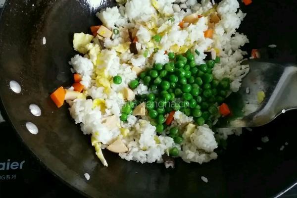什锦炒饭的做法图解9