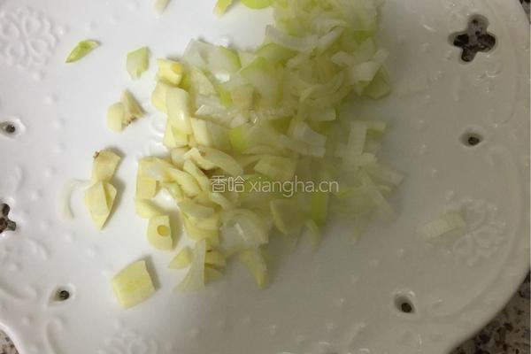 白菜炒猪肝的做法图解3
