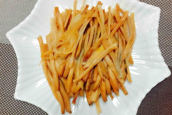 黄花菜炖肉的做法图解1