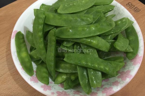 炒荷兰豆的做法图解1