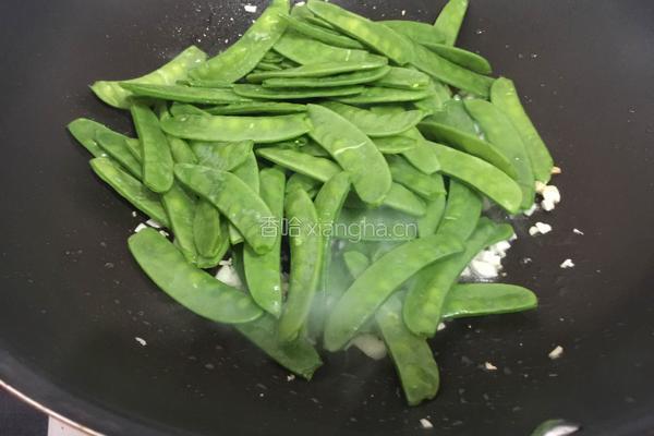 炒荷兰豆的做法图解5