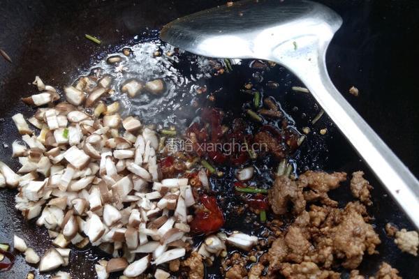 肉沫香菇炒饭的做法图解7