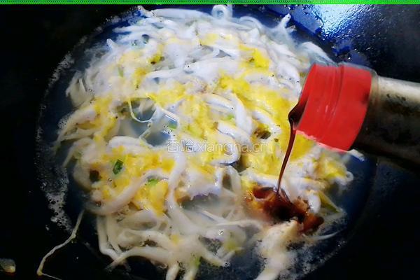 银鱼鸡蛋汤的做法图解9
