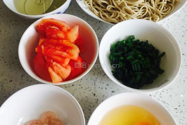 虾仁番茄炒面的做法图解1