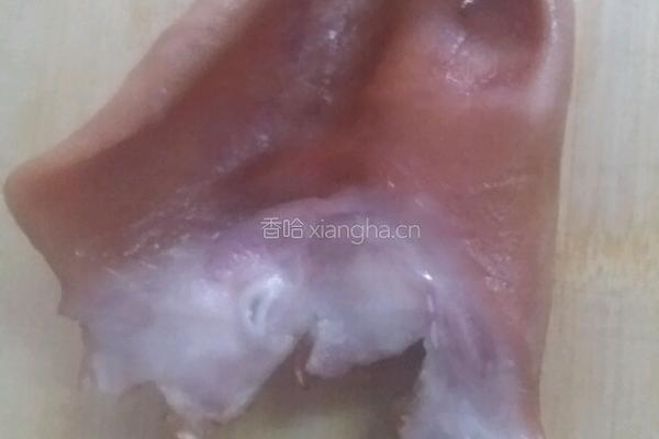 凉拌耳丝的做法图解1