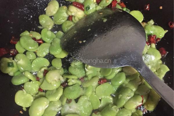 鸡蛋香炒蚕豆的做法图解4