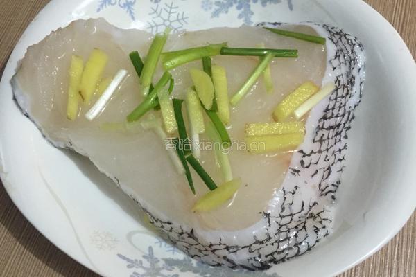 清蒸鳕鱼的做法图解1