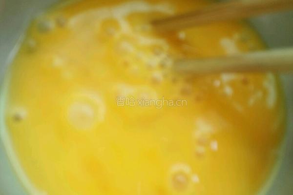 蟹味菇鸡蛋汤的做法图解2