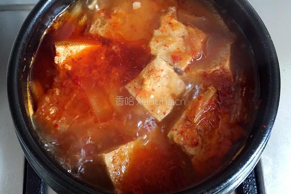 辣白菜豆腐汤的做法图解3
