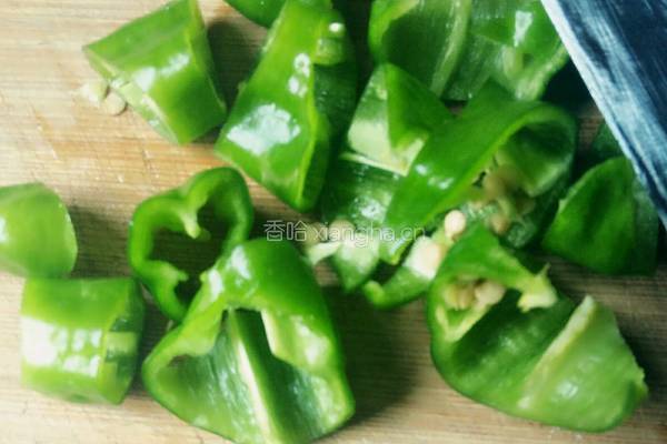 青椒炒有机花菜的做法图解3