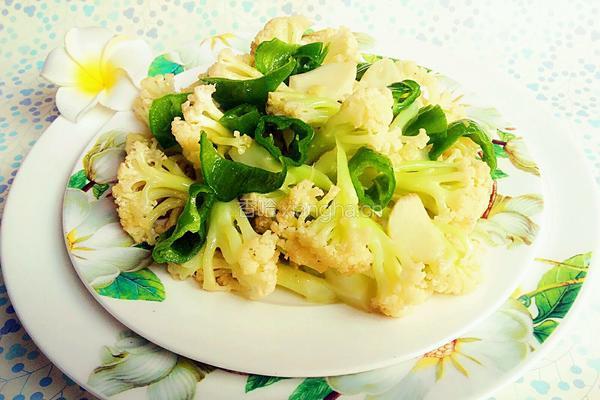 青椒炒有机花菜的做法图解11