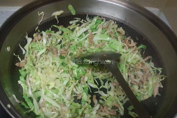包菜肉丝炒面的做法图解7