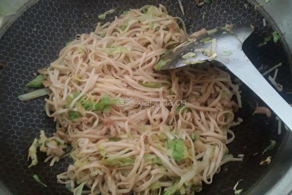 包菜肉丝炒面的做法图解8