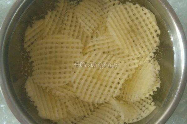 鱼网黑妞凉拌菜（土豆片凉拌木耳）的做法图解1