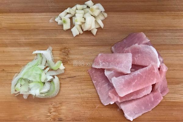 宽豆角炒肉片的做法图解2