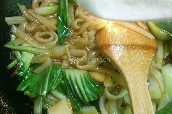 青菜炒河粉的做法图解8