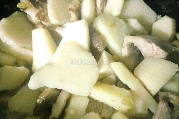 肉炒白色脚板薯的做法图解7
