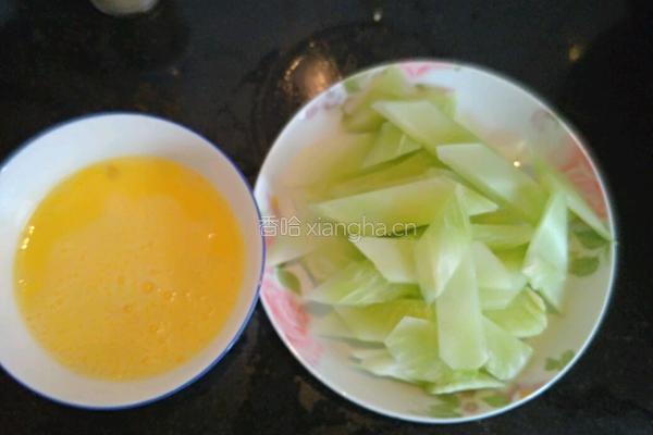 鸡蛋炒莴笋的做法图解2