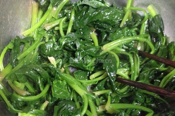 姜汁菠菜的做法图解4