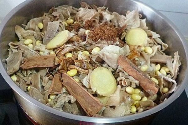 黄豆笋干的做法图解3