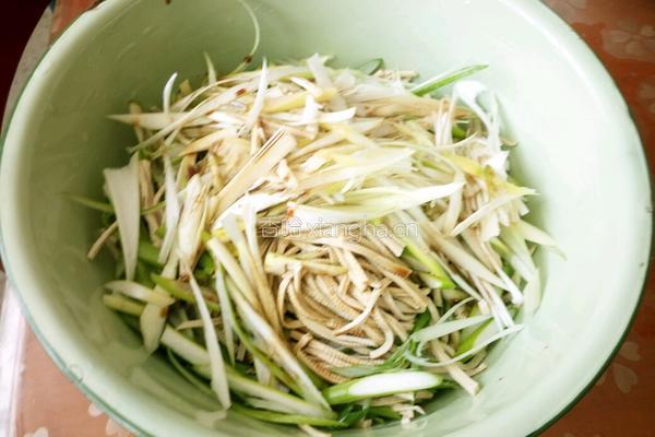凉拌豆腐丝的做法图解3