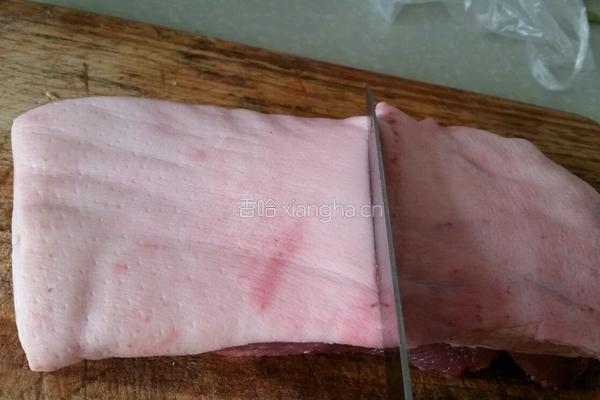 薯香扣肉的做法图解1