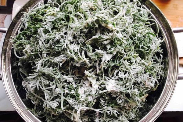 粉蒸清香白蒿的做法图解7