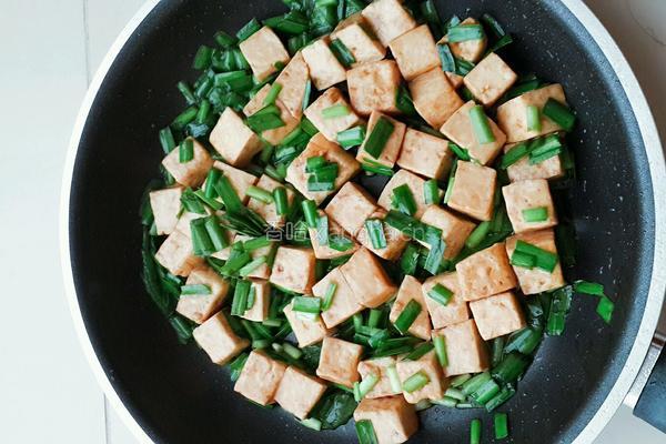 豆腐系列之韭菜烧豆腐的做法图解5