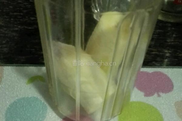 香蕉奶昔的做法图解4