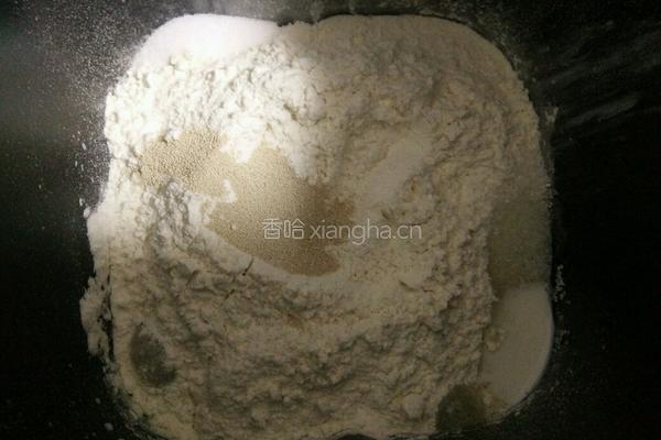 花型豆沙面包的做法图解3