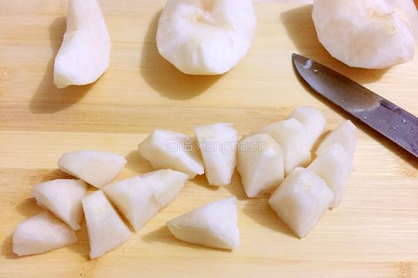 胎菊冰糖炖雪梨的做法图解3
