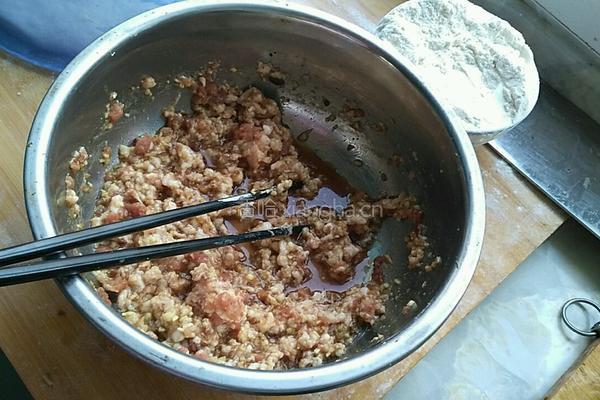 猪肉大葱馅饼的做法图解2