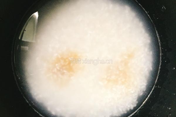 腊肠三色焖饭的做法图解8