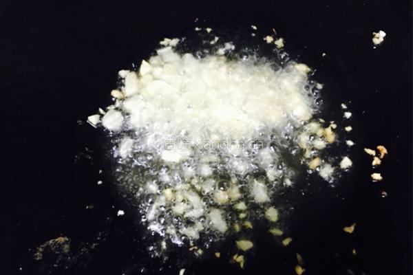 豆瓣酱煸银丝的做法图解6