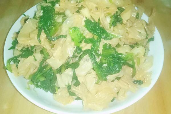 蒜蓉芹菜叶豆腐皮(凉菜）的做法图解4