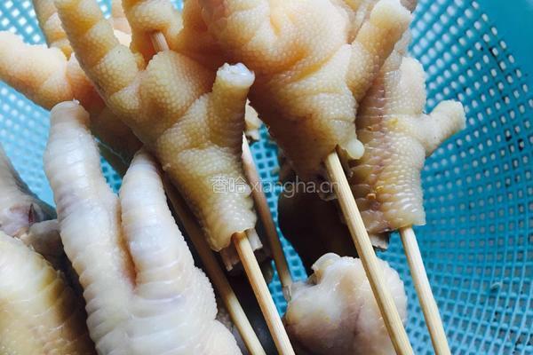 酱香卤竹签凤爪的做法图解6