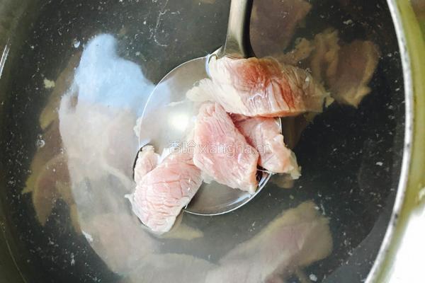 双雪红枣肉片汤的做法图解3