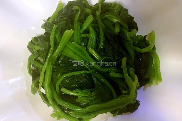 凉拌杏仁菠菜的做法图解2