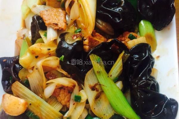 木耳大蒜炒木耳的做法图解4