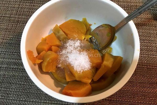 芝麻南瓜饼的做法图解2