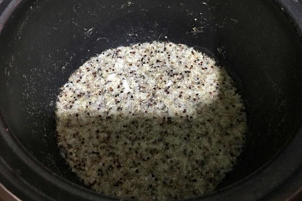 三色藜麦海苔卷的做法图解2