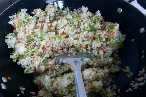 四季豆炒饭的做法图解2