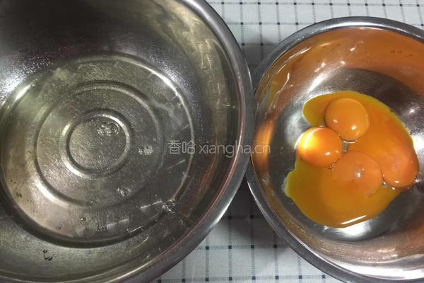 芝麻椰蓉蛋糕卷的做法图解1
